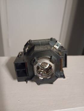Epson V13h010l42 Replacement Projector Lamp Bulb Elplp42 Missing 1 Screw New Fs