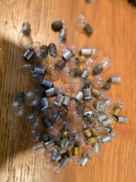 Ge 41042 Lot Nos Of Mixed 965 Pr13 Ge405 Ge13 9.84v .50a Hand Lantern Miniature Bulb