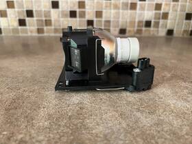 Hitachi Dt01481 Genuine Replacement Projector Lamp Bulb With Housing V4-3