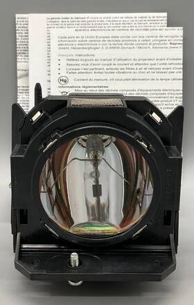 V7 Vpl2073-1n Lamp For Select Panasonic Projectors Replaces Oem Et-lad60
